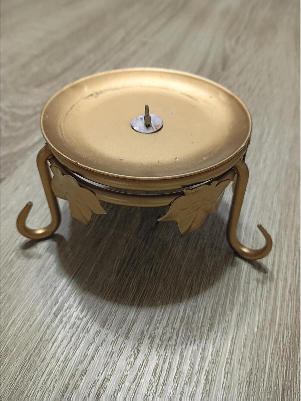 Vintage Gold Metal Candle Holder Stand with Leaf Design